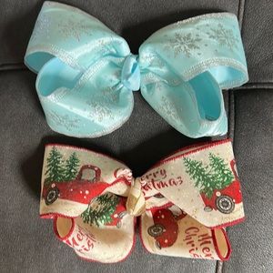 Holiday hair bows